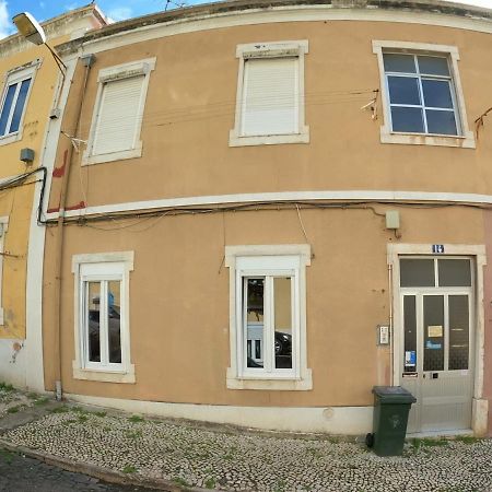 Lisbon T2 Apartment In Typical Villa In Sapadores Lisbon Luaran gambar
