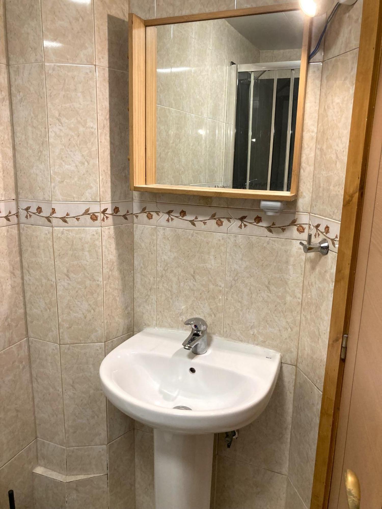 Lisbon T2 Apartment In Typical Villa In Sapadores Lisbon Luaran gambar
