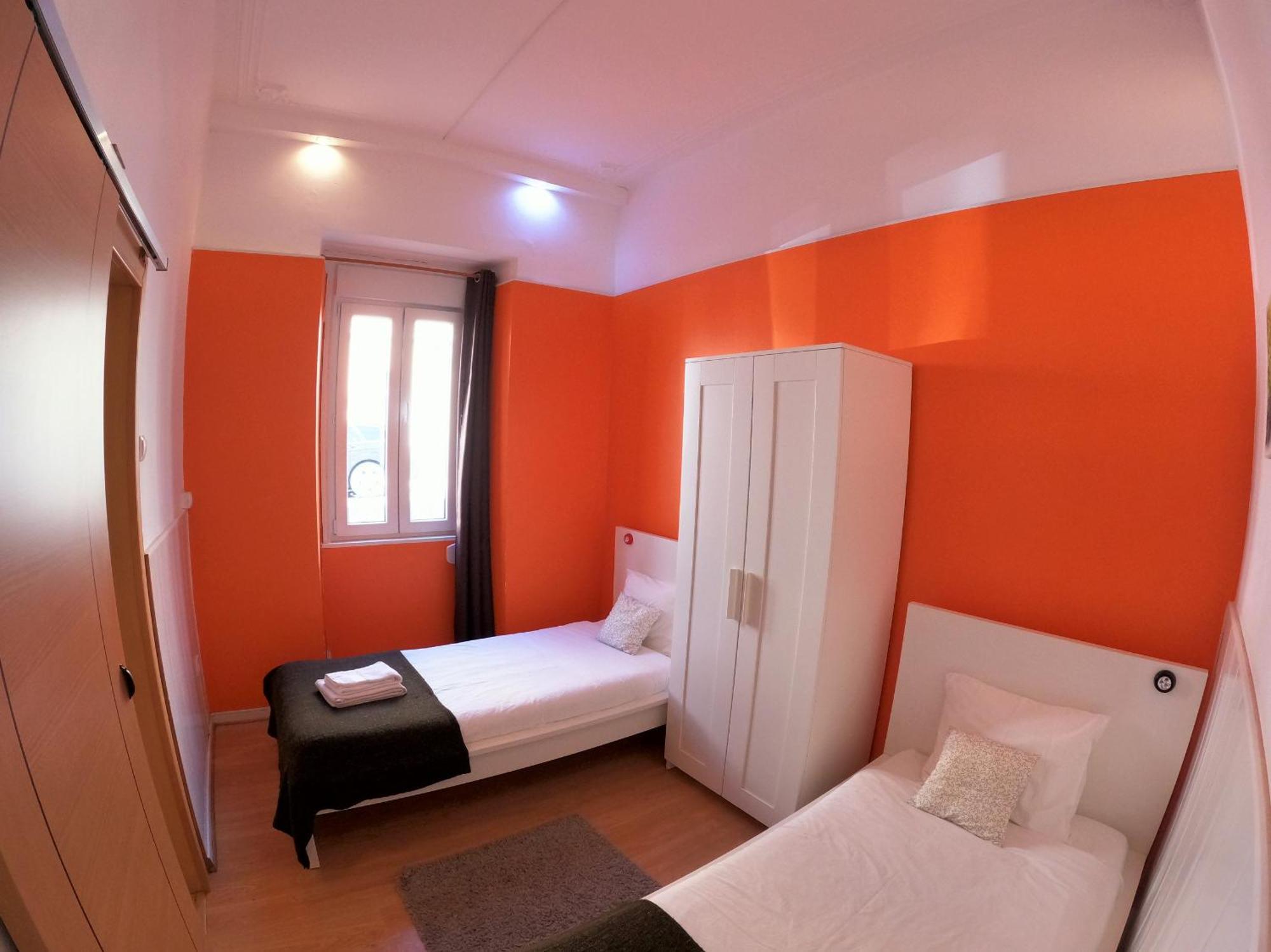 Lisbon T2 Apartment In Typical Villa In Sapadores Lisbon Luaran gambar