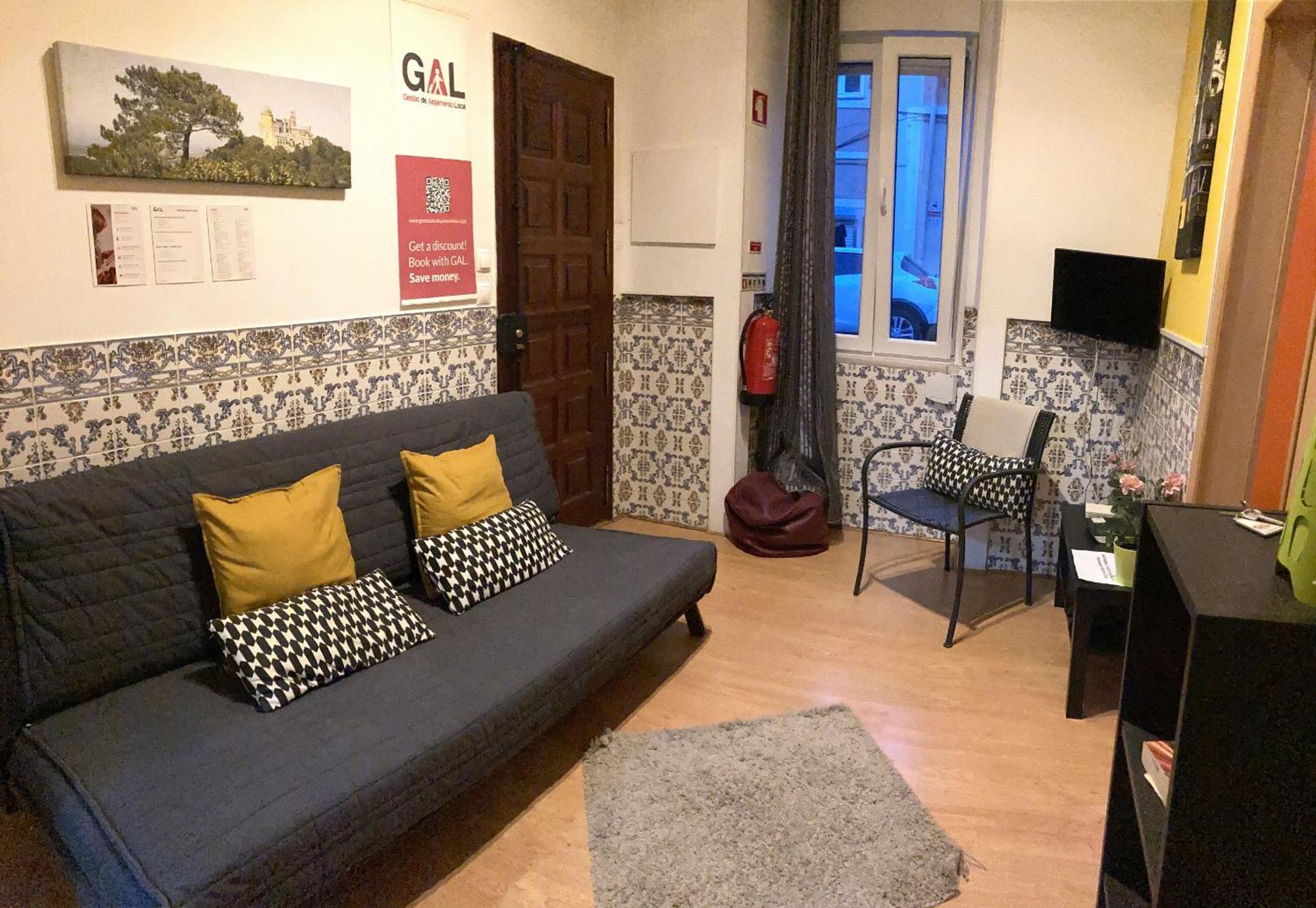 Lisbon T2 Apartment In Typical Villa In Sapadores Lisbon Luaran gambar